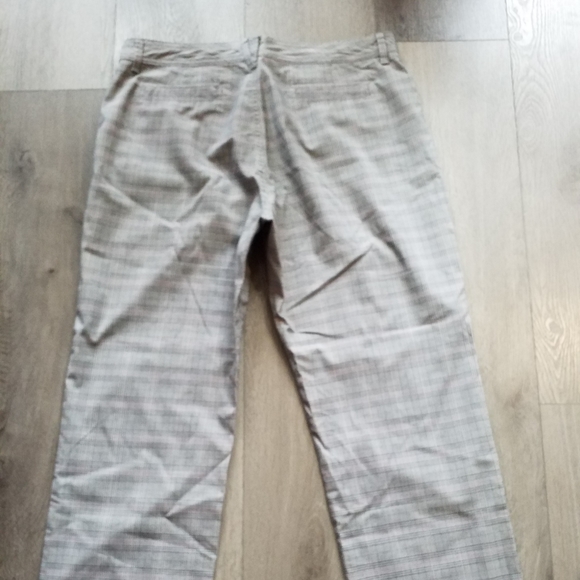 Gloria Vanderbilt gray plaid dress slacks size 18 - Picture 15 of 15